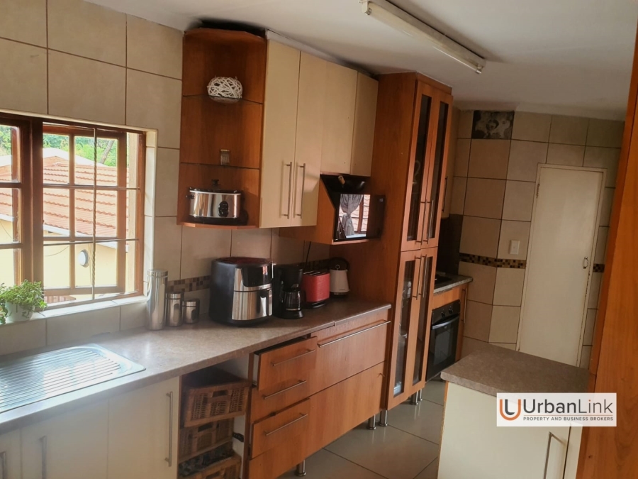 6 Bedroom Property for Sale in Safari Gardens North West